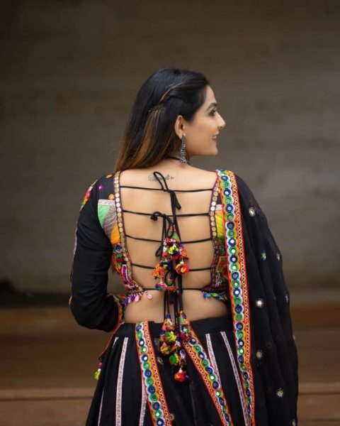 HEAVY BUTTER SILK NAVRATRI LEHENGA CHOLI Navratri Lehnega Choli