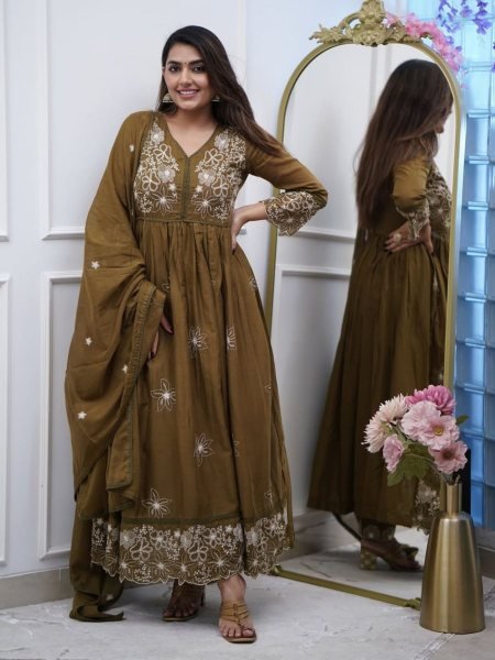 Heavy Embroidered Cotton Silk Gown Set with Chikan Lace Dupatta Ready to Wear Anarkali Collection Manufacturer in Surat 