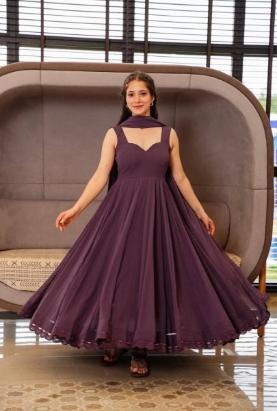 Heavy Faux Georgette Anarkali Gown Pant And Dupatta With Fancy Latkan  3 Piece Kurti Set
