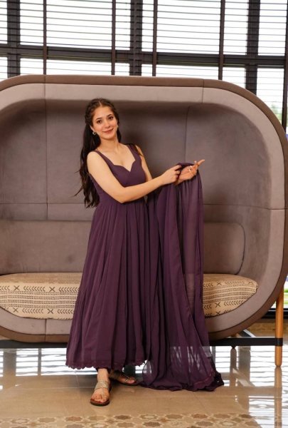 Heavy Faux Georgette Anarkali Gown Pant And Dupatta With Fancy Latkan  3 Piece Kurti Set