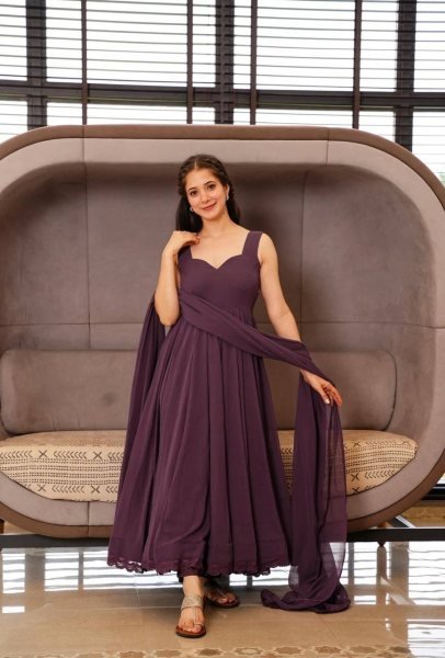 Heavy Faux Georgette Anarkali Gown Pant And Dupatta With Fancy Latkan  3 Piece Kurti Set
