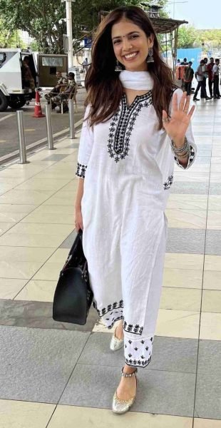 Heavy Rayon Kurti Pant With Dupatta Ready To Wear Collection