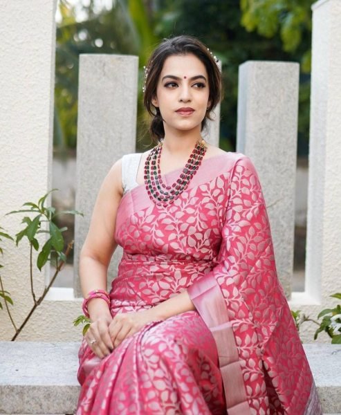 Indian Wedding Banarasi Lichi Silk Saree Banarasi Saree Wholesale