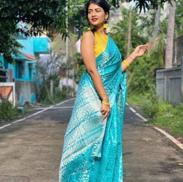 Indian Wedding Banarasi Lichi Silk Saree Banarasi Saree Wholesale