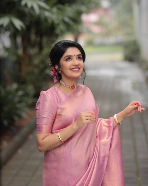 Indian Wedding Wear Soft Lichi Silk Banarasi Saree  Silk Sarees Wholesale