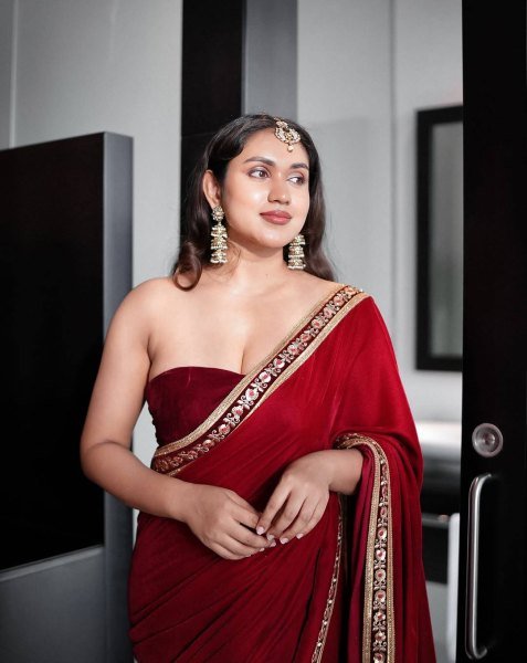 Kumkum Red Velvet Saree with Zari and Lavender Border for Wedding Look Embroidery Sarees Wholesale