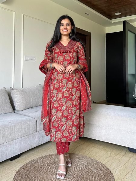 Latest Indian 3 pc Cotton  Suit  With Dupatta                          3 Piece Kurti Set