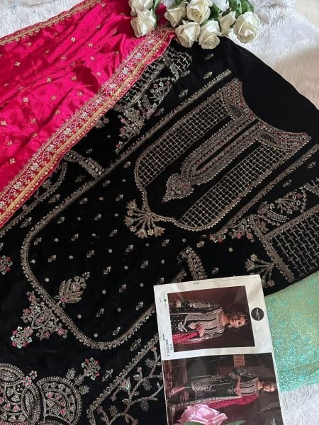 Latest Velvet Salwar Suit Material Embroidered Work with Pakistani Three Set Suit Pakistani Suits Wholesale