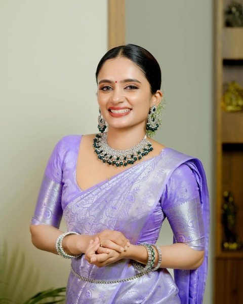 Lavender Banarasi Soft Silk Saree with Matching Blouse for Wedding Wear Banarasi Saree Wholesale