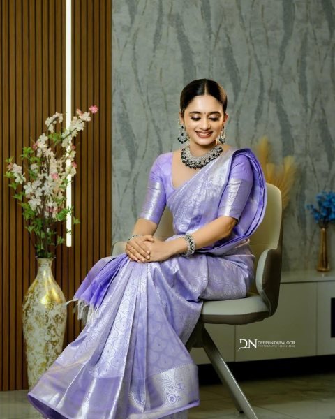 Lavender Banarasi Soft Silk Saree with Matching Blouse for Wedding Wear Banarasi Saree Wholesale