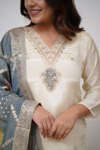 Lavish Off-White Embroidered Kurti Set For Women At Wholesale Rates 3 Piece Kurti Set