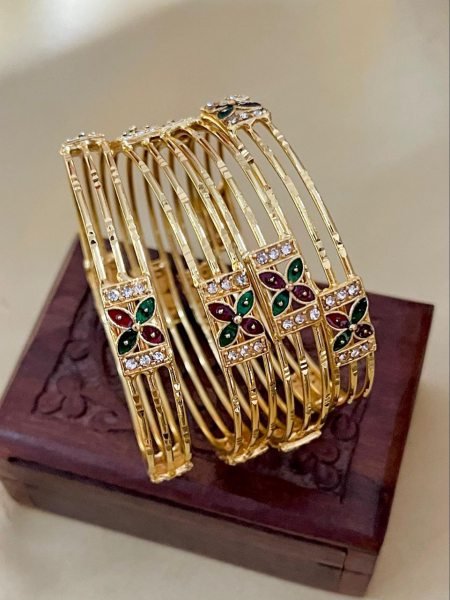  Lightweight 4 Piece Gold Bangles for Women Perfect for Daily Use Fashion Accessories Wholesale