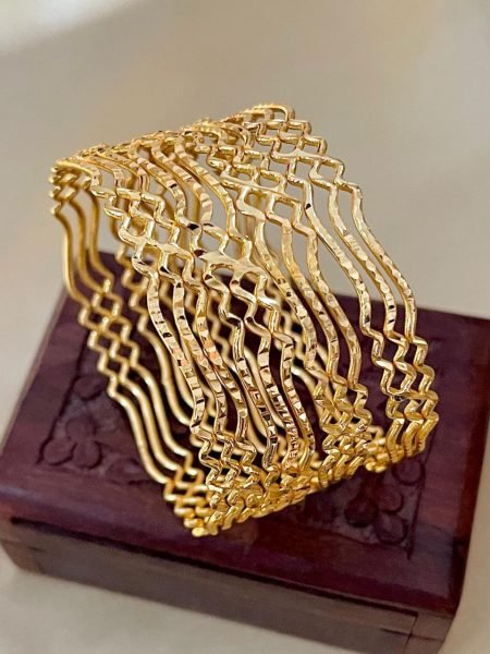  Lightweight 4 Piece Gold Bangles for Women Perfect for Daily Use Fashion Accessories Wholesale