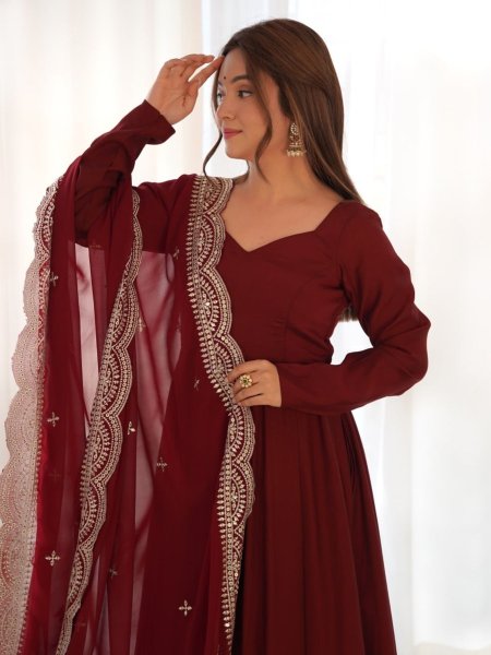 Luxurious Maroon Pure Romansilk Chanderi Anarkali Gown Set with Dupatta Kurtis