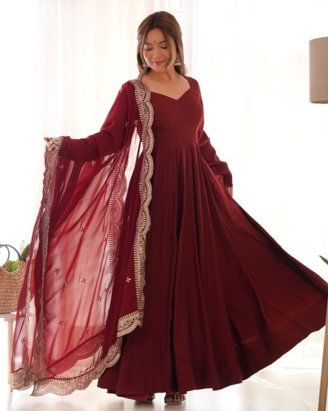 Luxurious Maroon Pure Romansilk Chanderi Anarkali Gown Set with Dupatta 3 Piece Kurti Set