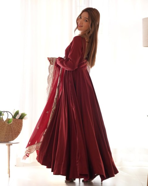 Luxurious Maroon Pure Romansilk Chanderi Anarkali Gown Set with Dupatta 3 Piece Kurti Set