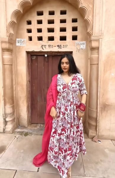 Maslin Digital Print With Coding Lace Work Aliya Cut Suit  3 Piece Kurti Set