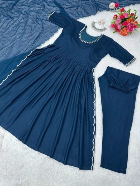 Nayra Cut Rayon Kurti Pant   Dupatta With Thred Work  3 Piece Kurti Set