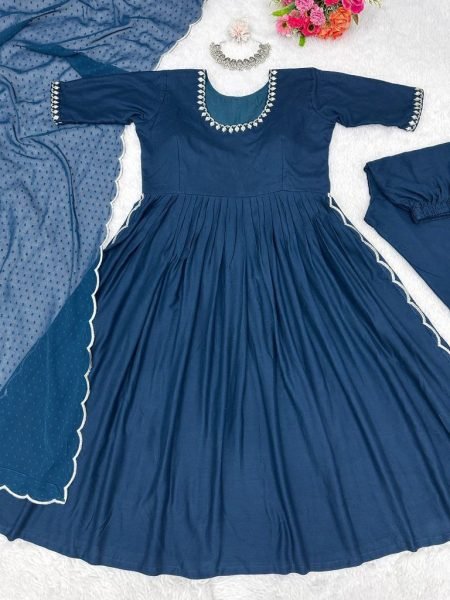 Nayra Cut Rayon Kurti Pant   Dupatta With Thred Work  3 Piece Kurti Set
