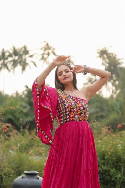 NEW ATTRACTIVE GAMTHI WORK NAVRATRI SPECIAL GOWN  Navratri Lehnega Choli