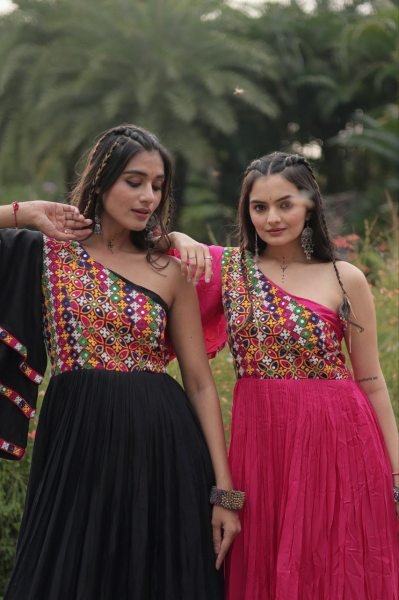 NEW ATTRACTIVE GAMTHI WORK NAVRATRI SPECIAL GOWN  Navratri Lehnega Choli