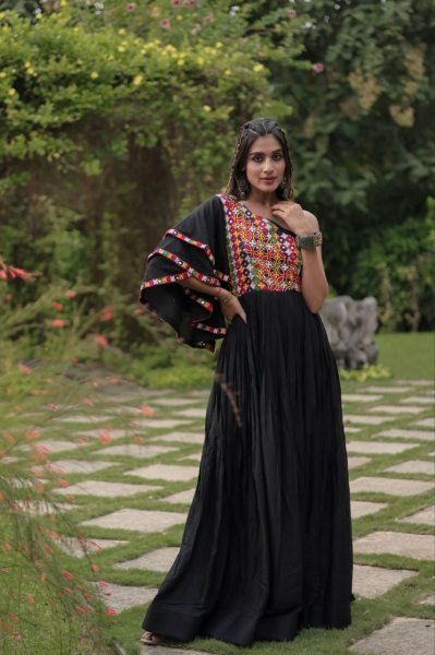 NEW ATTRACTIVE GAMTHI WORK NAVRATRI SPECIAL GOWN  Navratri Lehnega Choli