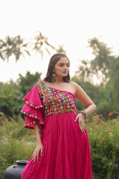 NEW ATTRACTIVE GAMTHI WORK NAVRATRI SPECIAL GOWN  Navratri Lehnega Choli