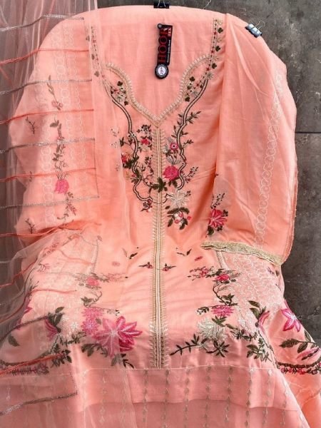 New Beautiful Embroidery Work Suits Pakistani Suits Wholesale