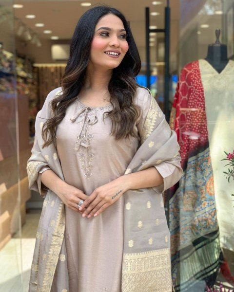 new beautiful roman silk original handwork, Zari weaving 3 pic suit set 3 Piece Kurti Set