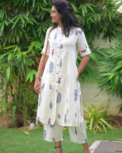 New Fashion Womens White Color Rayon Blend Kurta With Pant 