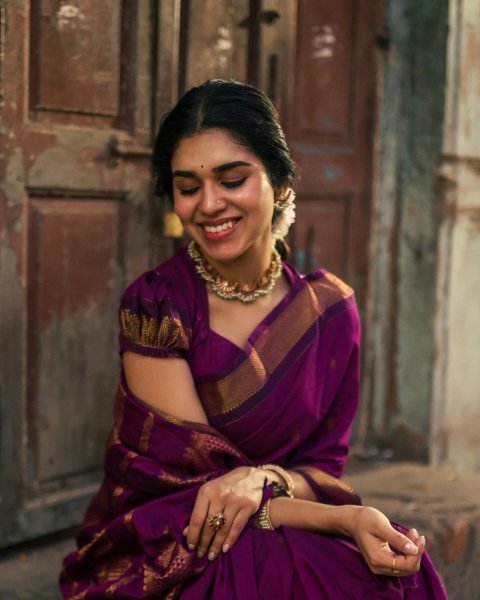 New Wedding wear Wine Banarasi Silk Jacquard Work Designer Saree  Banarasi Saree Wholesale
