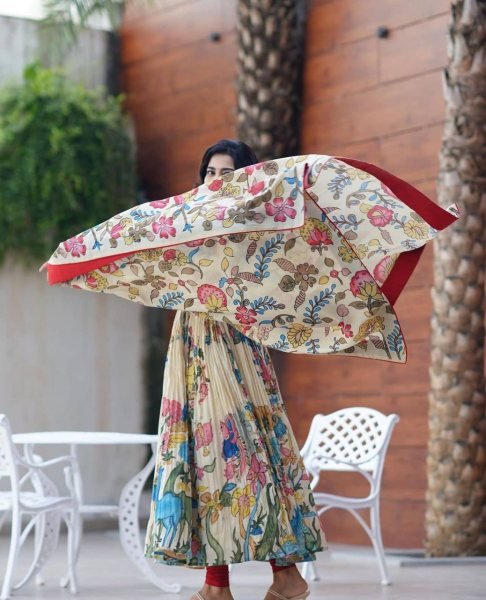Off White Kalamkari Silk Gown With Dupatta Ready To Wear Collection