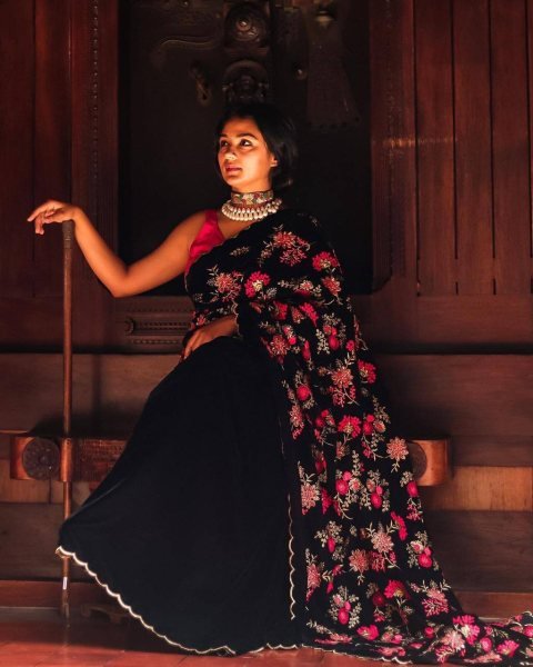 Pary Wedding Wear Black Velvet Wmbroidered Saree Embroidery Sarees Wholesale