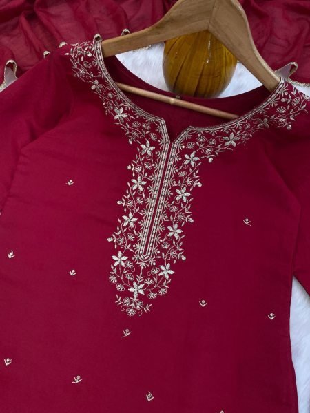 Pink Roman Silk Embroidery Kurta Pant Set with Chanderi Silk Dupatta for Celebration Wear 3 Piece Kurti Set