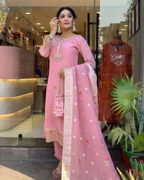 Pink Shimmer Jacquard Embroidery Kurta Set with Dupatta for Festival Offer 3 Piece Kurti Set