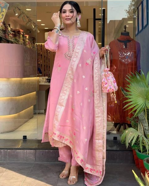 Pink Shimmer Jacquard Embroidery Kurta Set with Dupatta for Festival Offer 3 Piece Kurti Set