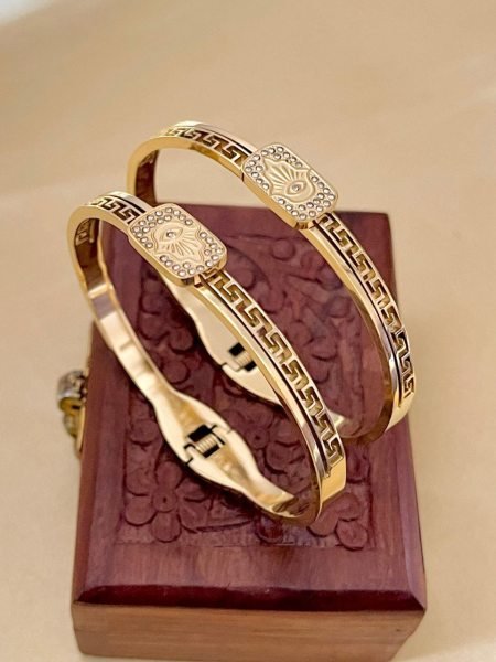 Premium Anti Tarnish Bracelet Combo 2 Piece Daily Wear Set at Wholesale Rate Fashion Accessories Wholesale
