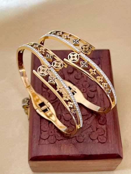 Premium Anti Tarnish Bracelet Combo 2 Piece Daily Wear Set at Wholesale Rate Fashion Accessories Wholesale
