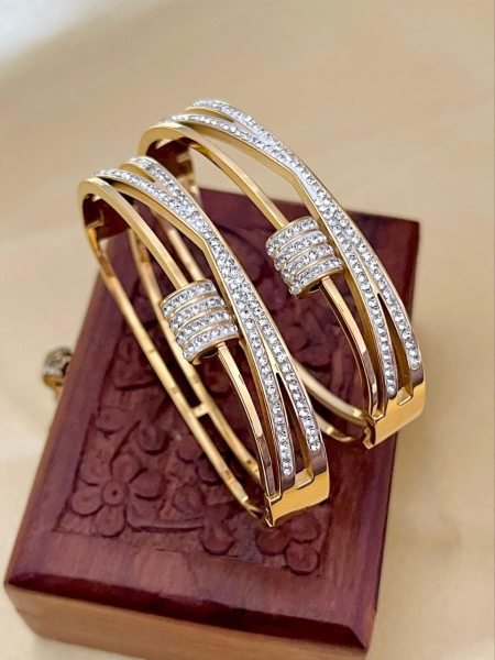 Premium Anti Tarnish Bracelet Combo 2 Piece Daily Wear Set at Wholesale Rate Fashion Accessories Wholesale