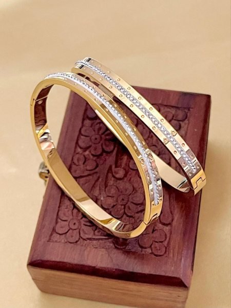 Premium Anti Tarnish Bracelet Combo 2 Piece Daily Wear Set at Wholesale Rate Fashion Accessories Wholesale