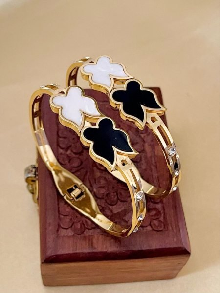 Premium Anti Tarnish Bracelet Combo 2 Piece Daily Wear Set at Wholesale Rate Fashion Accessories Wholesale