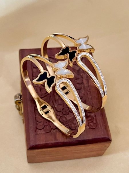 Premium Anti Tarnish Bracelet Combo 2 Piece Daily Wear Set at Wholesale Rate Fashion Accessories Wholesale