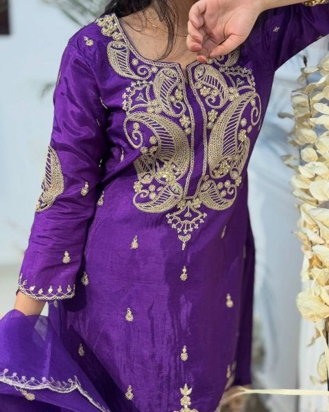 Premium Chinon Embroidered Lehenga Set with Organza Dupatta Heavy Party Wear Ready to Wear Set Bulk Stock at Low Price Ready To Wear Collection