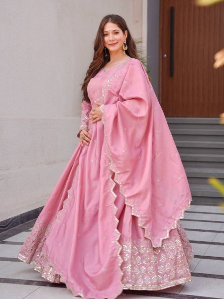Blush Pink Embroidered Gown with Handwork Dupatta Perfect for Weddings Kurtis