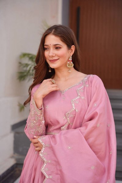 Blush Pink Embroidered Gown with Handwork Dupatta Perfect for Weddings Anarkali Kurtis 