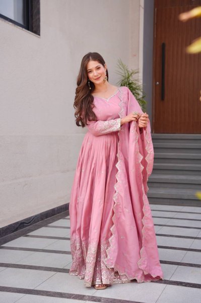 Blush Pink Embroidered Gown with Handwork Dupatta Perfect for Weddings Anarkali Kurtis 