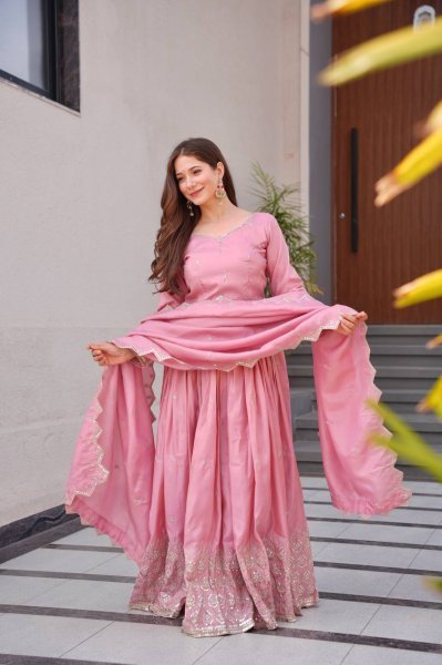 Blush Pink Embroidered Gown with Handwork Dupatta Perfect for Weddings Anarkali Kurtis 