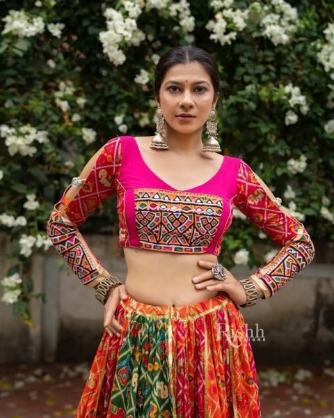 Presenting New Butter Silk Lehenga Choli With Real Mirror Work Navratri Lehnega Choli