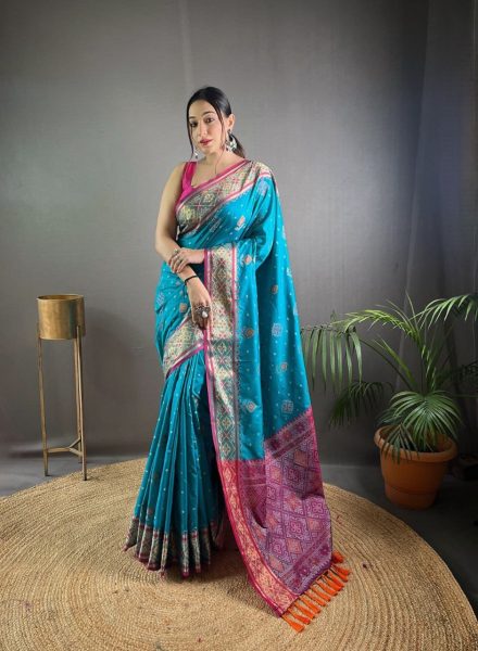 Presenting Soft Rangeen Patola Silk  Saree Patola Silk Sarees Wholesale