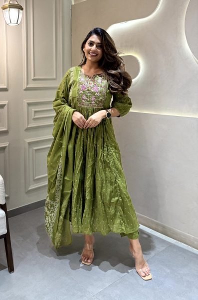 Pure Cotton Pear Green Printed Kurti Set and Dupatta With Embroidery Work Printed Kurtis